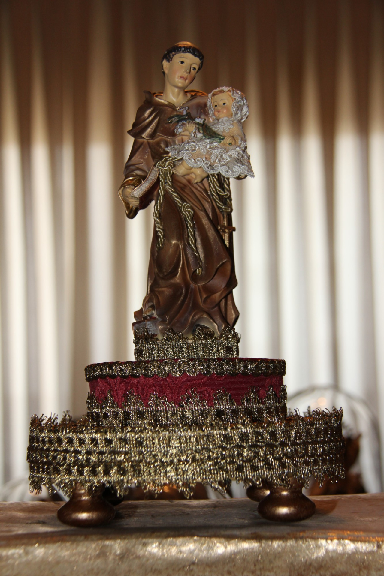 Santo António com Menino ao Colo